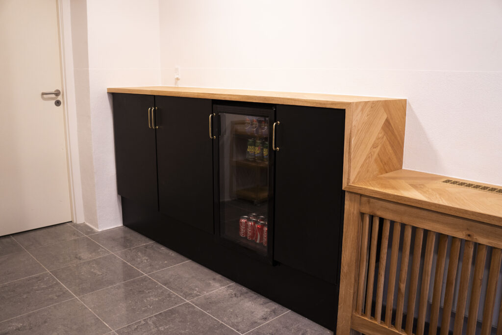 indbygget møbel til kontor